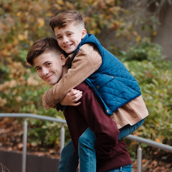 Meet your Posher, Lindsey - Picture 2 of 8